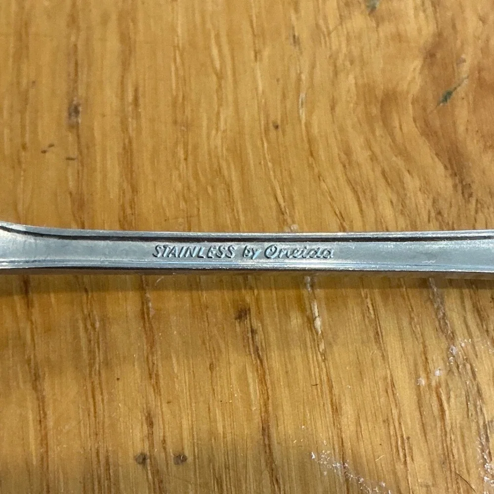 Vintage Oneida Stainless Juilliard Sugar Shell Spoon 6 1/8 inch Flatware